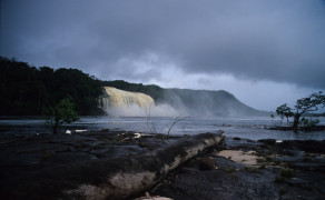 Canima Waterfalls