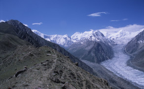 Glaciers Converge Atop Rush Phari